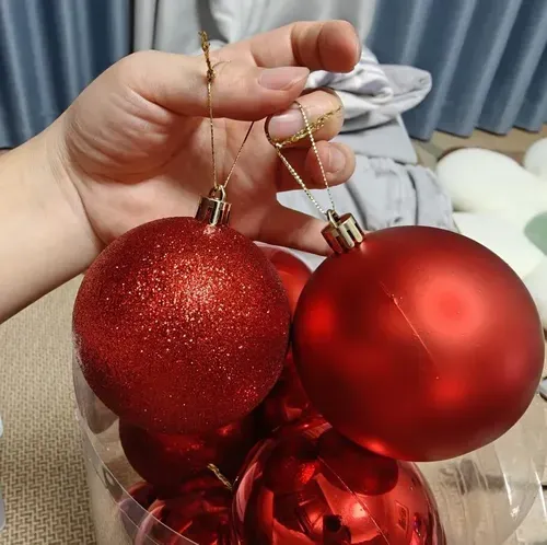 24Pcs 6cm Christmas Ball Ornaments Set - Painted Plastic Pendants for Christmas Tree photo review