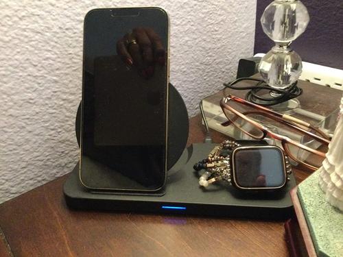 3 In 1 Wireless Charger Dock Station photo review