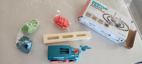 Automatic Domino Train Toy to Launch Set photo review