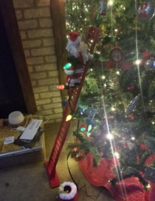 Automatic Santa Climbing Ladder With Music photo review