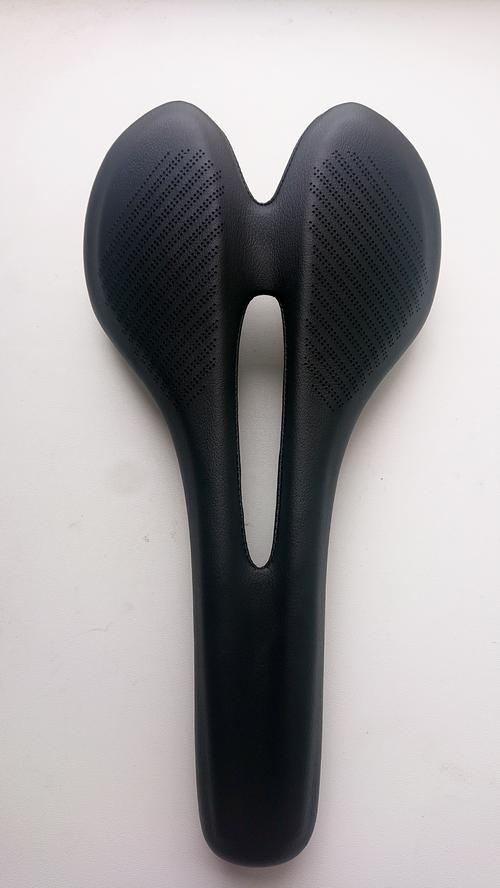 Carbon Fiber Bike Seat with Nylon Fiber Cushion for Light Bicycle photo review