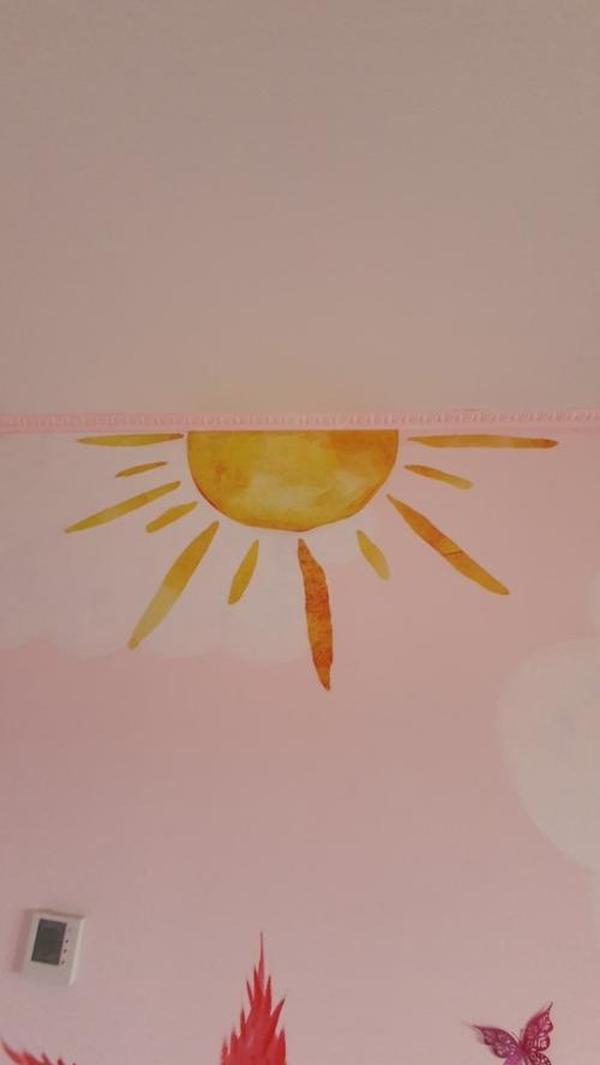 Creative Hand-painted Sun Self-adhesive Wall Sticker photo review