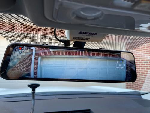 Dash cam on the mirror - Smart driving support photo review