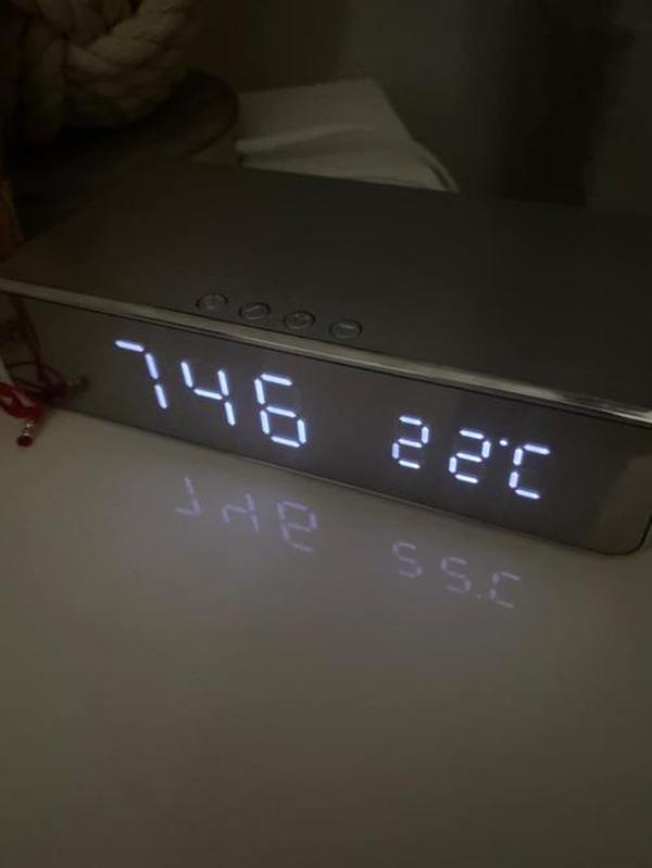 Digital Alarm Clock With Wireless Charger photo review