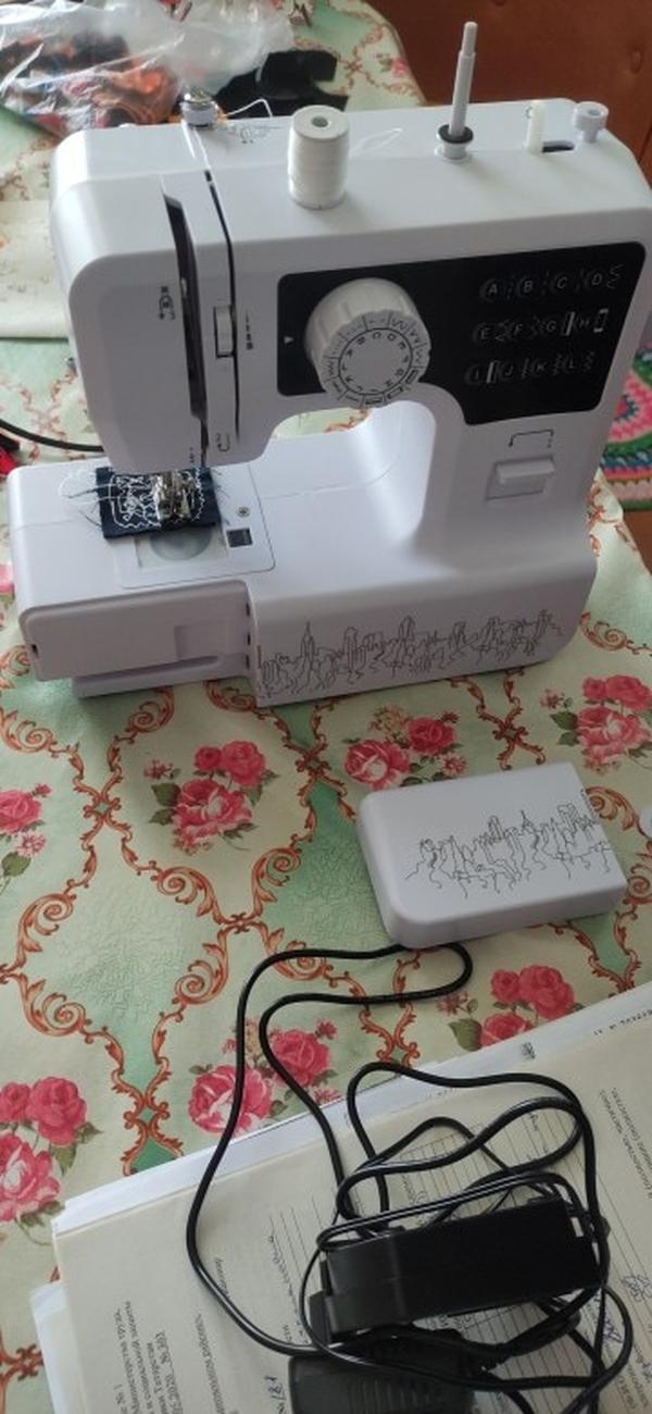 Electric Sewing Machine Overlock, Desktop Electric Small Mini Sewing Machine photo review