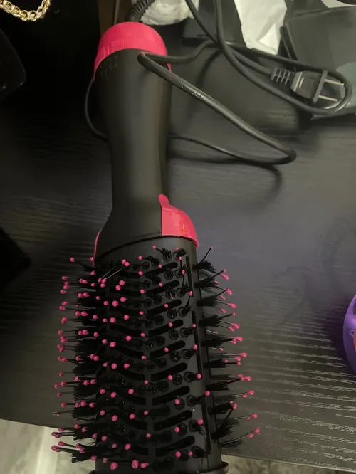 Fast Drying, Volumizing, and Frizz-Free Hair with One-Step Ionic Air Brush photo review