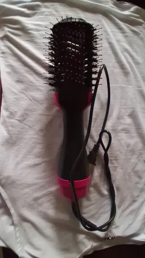 Fast Drying, Volumizing, and Frizz-Free Hair with One-Step Ionic Air Brush photo review