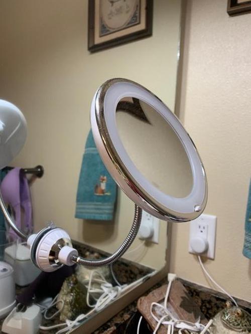 Flexible LED Magnifying Mirror for Makeup photo review