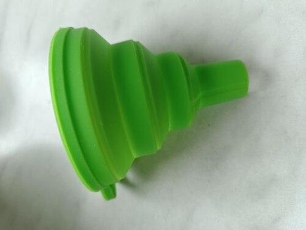 Foldable Silicone Collapsible Funnel for Kitchen Water Bottle Transfer photo review