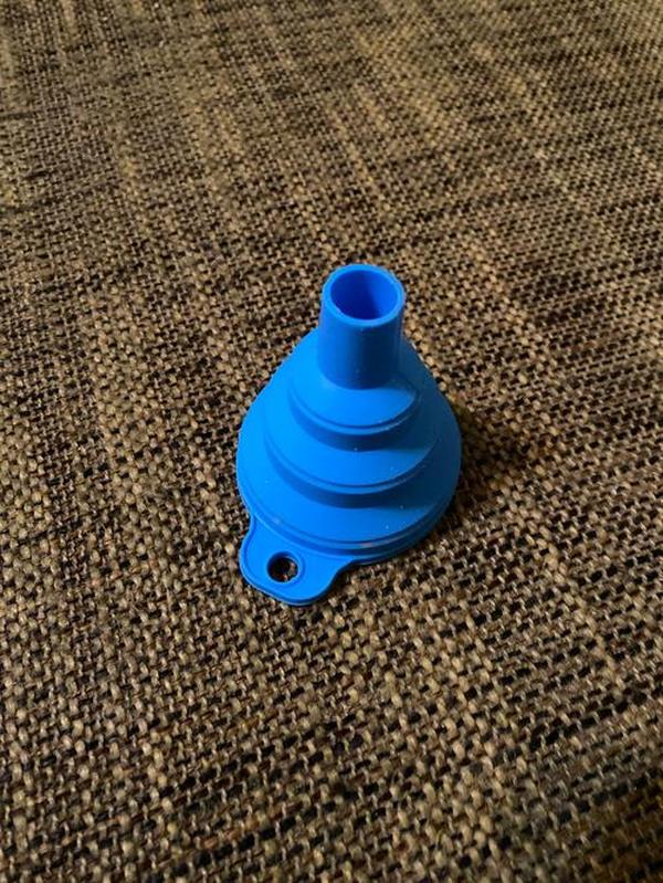 Foldable Silicone Collapsible Funnel for Kitchen Water Bottle Transfer photo review