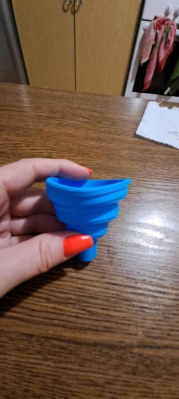 Foldable Silicone Collapsible Funnel for Kitchen Water Bottle Transfer photo review