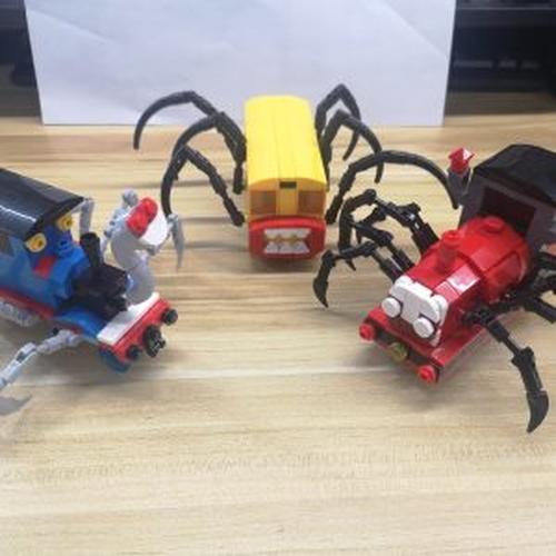 Game Spider Train Building Blocks Toy  Small Train Assembly Model Table Ornaments