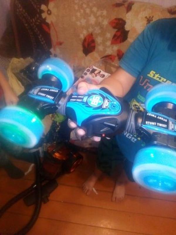 Hand-Controlled Stunt Car with Remote Deformation and Gesture Control photo review