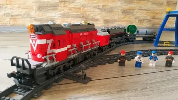 High-Tech Battery-Powered Electric City Train Building Blocks For Kids photo review