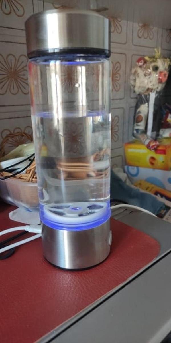 Hydrogen Water Bottle, Portable Water Lonizer, Rechargeable Quantum Hydrogen-rich Water Cup photo review