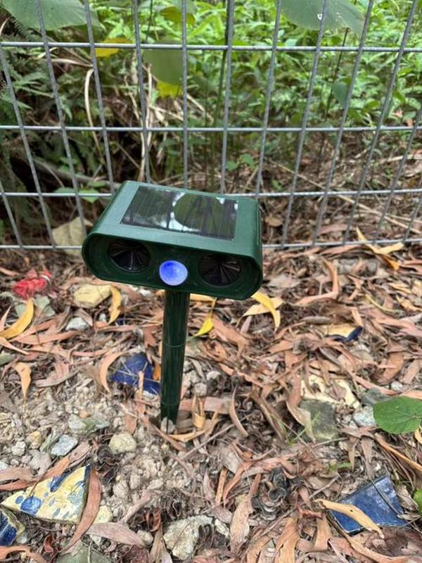 Infrared Solar Powered Animal Pest Repeller photo review