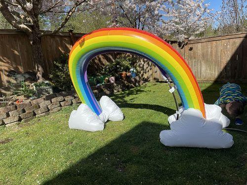 Large Kids Inflatable Water Sprinkler Toy, Inflatable Rainbow Sprinkler photo review