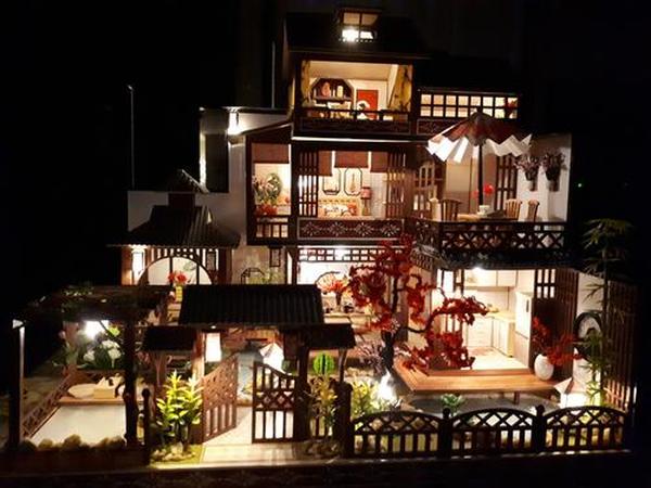 Large Realistic Wooden Doll House With Led Lights photo review