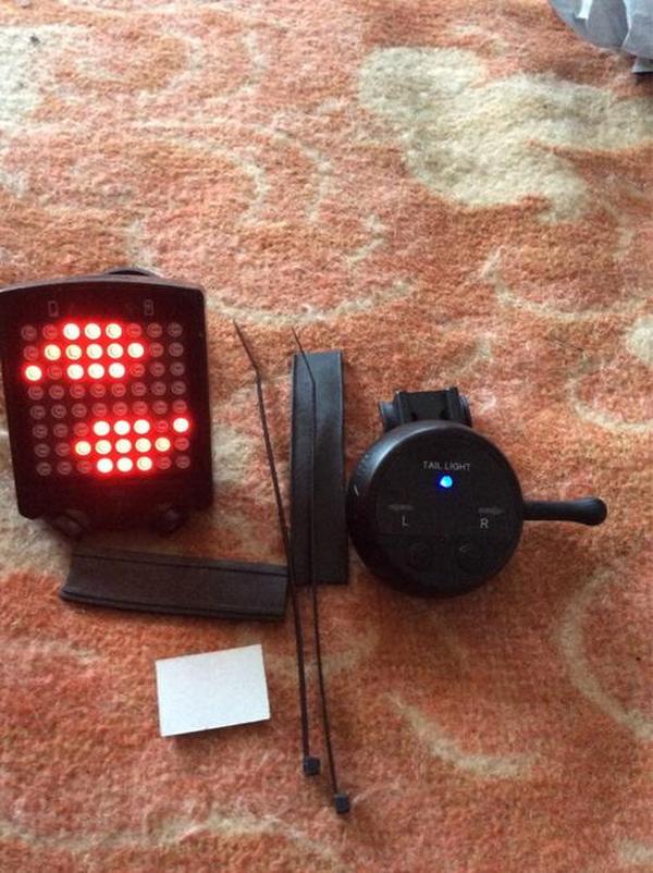 Led Bicycle Wireless Turn Light Indicator Taillight photo review