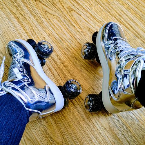 Men's and Women's Roller Skating Shoes, 7 Color Led Sneakers photo review