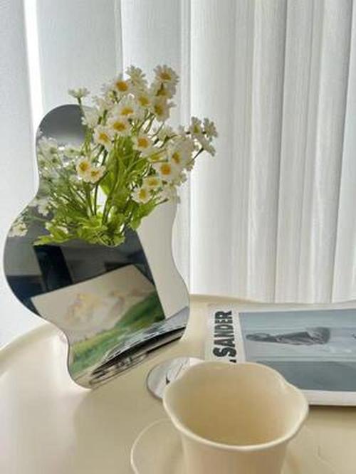 Modern Acrylic Vase for Luxury Home Decor photo review