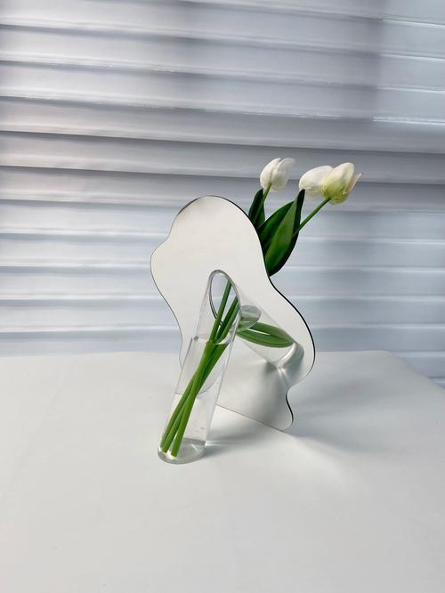 Modern Acrylic Vase for Luxury Home Decor photo review