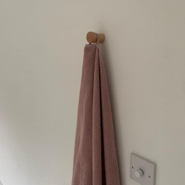 Modern Beech Hook for Hanging Without Punching photo review