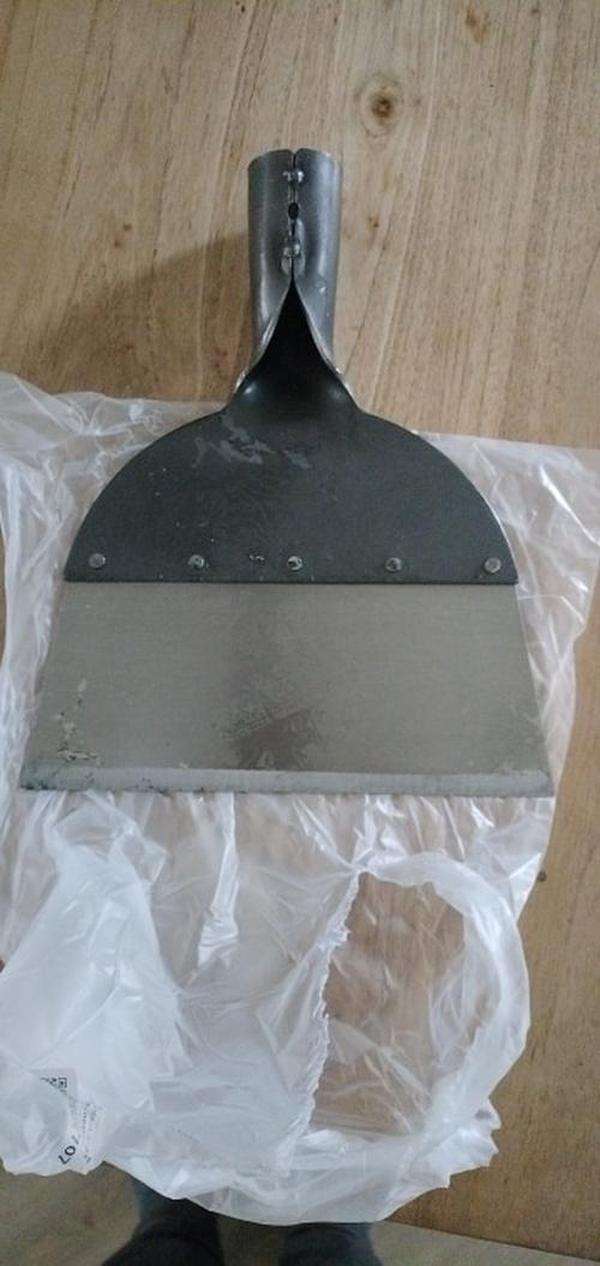 Multifunctional Garden Cleaning Shovel photo review