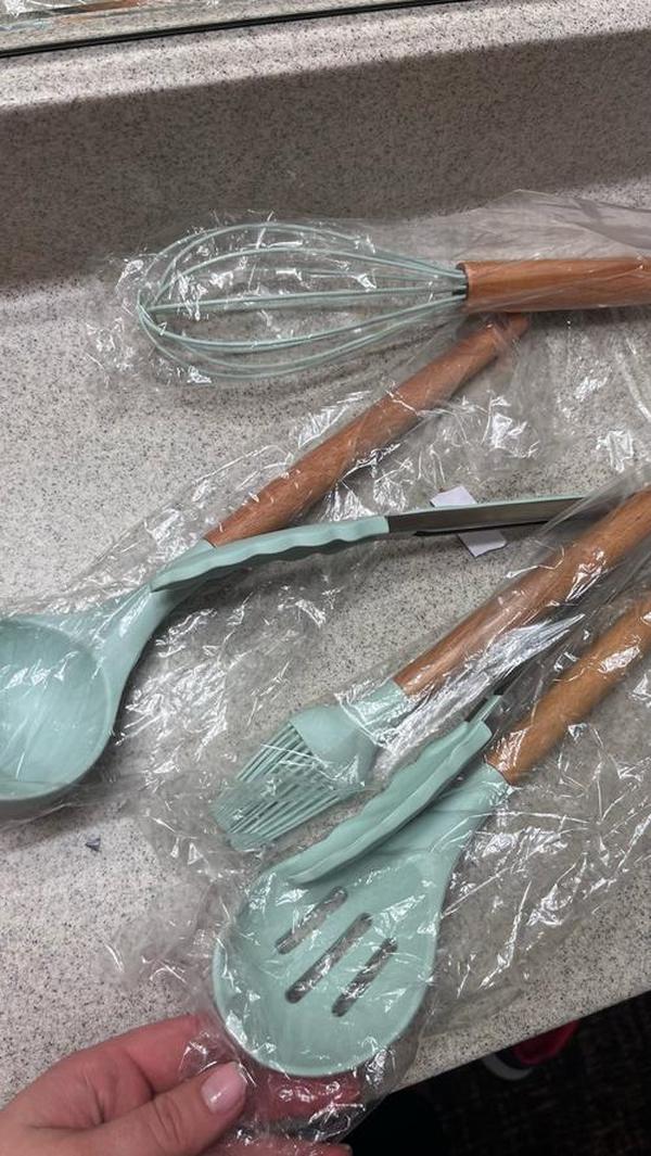 Non-Stick Kitchen Utensils Set with Wooden Handle and Silicone Heads photo review