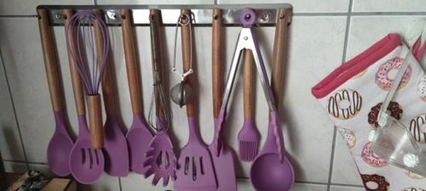 Non-Stick Kitchen Utensils Set with Wooden Handle and Silicone Heads photo review