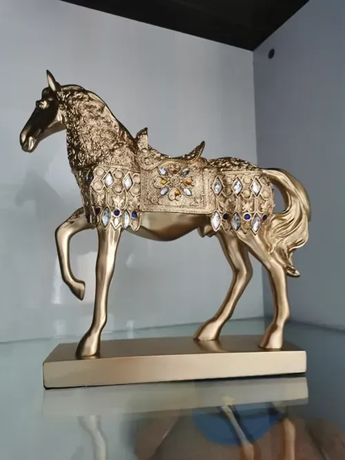 Nordic Resin Horse Sculptures for Home Decoration photo review