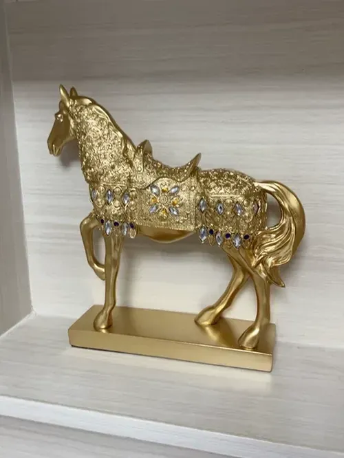 Nordic Resin Horse Sculptures for Home Decoration photo review