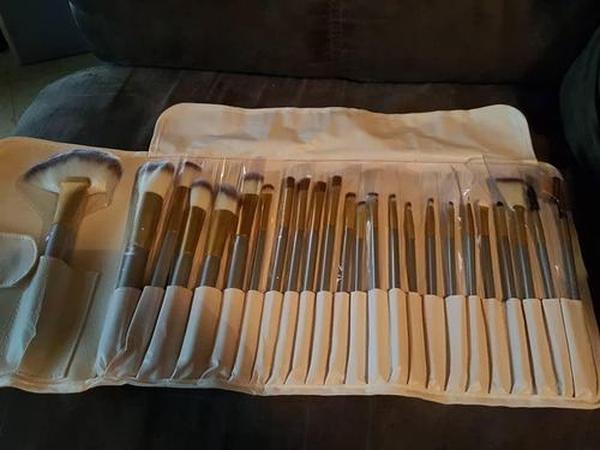 Ocean Blue 24 Piece Brush Set photo review