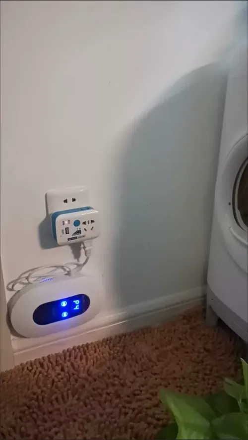 Mini High-Output Ozone Generator, 99% Odor Eliminator & Air Ionizer photo review