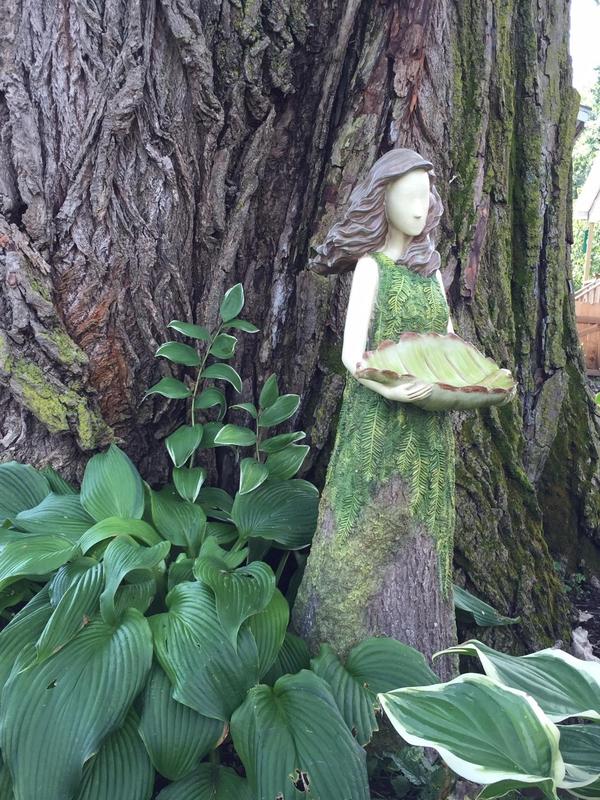 Plastic Girl Statue Garden Decoration photo review