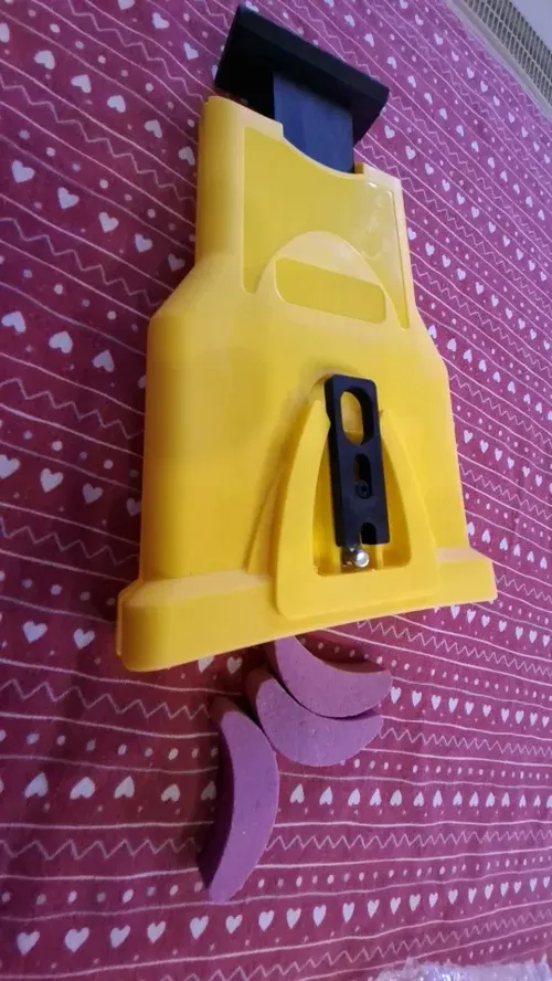 Portable Chainsaw Sharpener with Whetstone for Quick Blade Grinding photo review