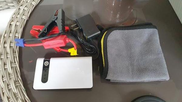 Portable Mini Car Jump Starter photo review