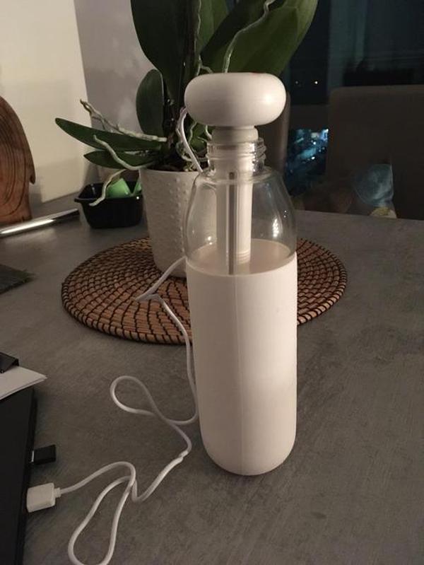 Portable Mini Water Bottle Caps Humidifier photo review