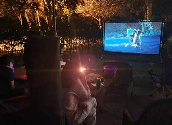 Portable Outdoor Movie Projector Screen 60 Inch to 150 Inch photo review