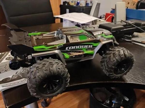 RC Car With LED Remote Control High Speed Drift Monster Truck For Kids photo review