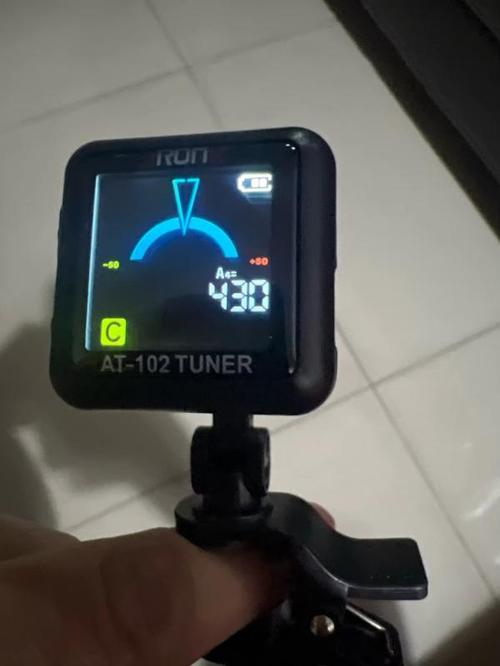 Rechargeable Clip-On Tuner for Guitar, Bass, Violin, Ukulele photo review