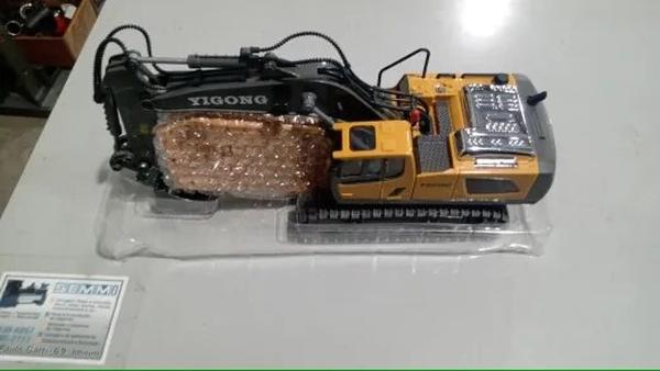 Scale RC Excavator with 680° Rotation For Kids photo review