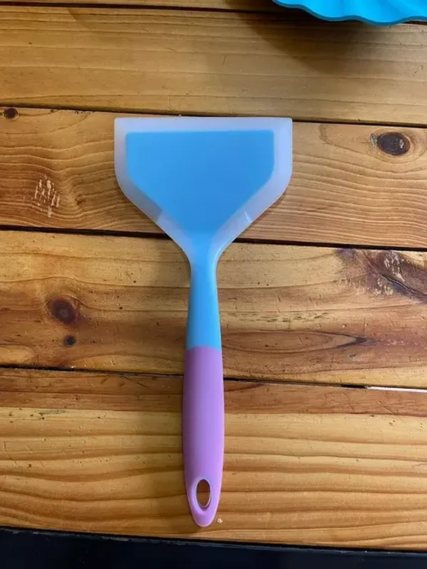 Silicone Spatula for Cooking Meat, Egg, Pizza - Non-Stick, Wide, Color Randomly photo review