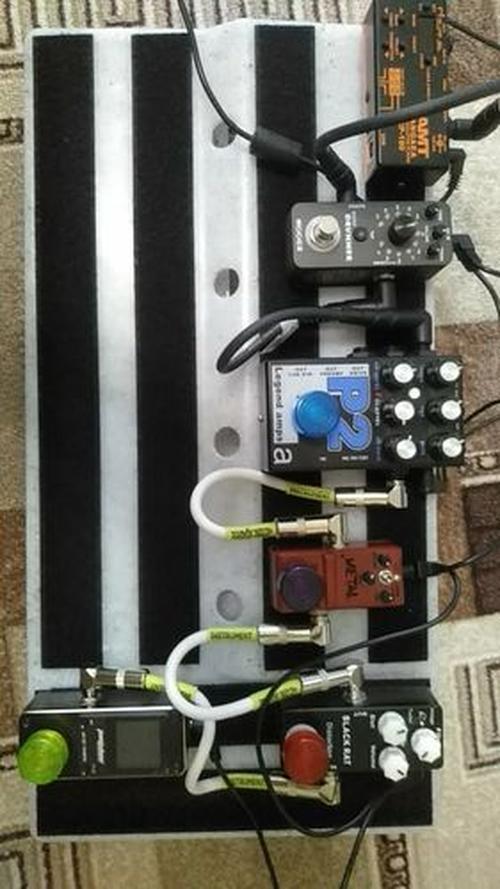 Small Guitar Pedalboard photo review