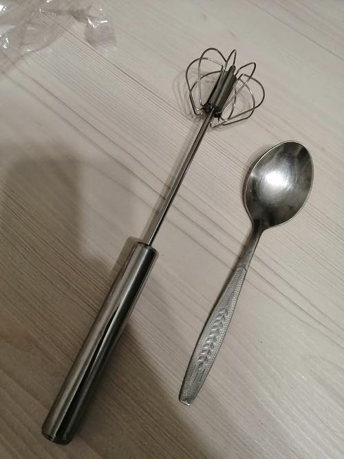 Stainless Steel Self-Rotating Egg Beater, Manual Hand Mixer, Kitchen Egg Tools photo review