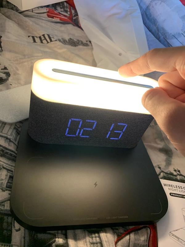 Wireless Charging Digital Alarm Clock With FM Radio photo review