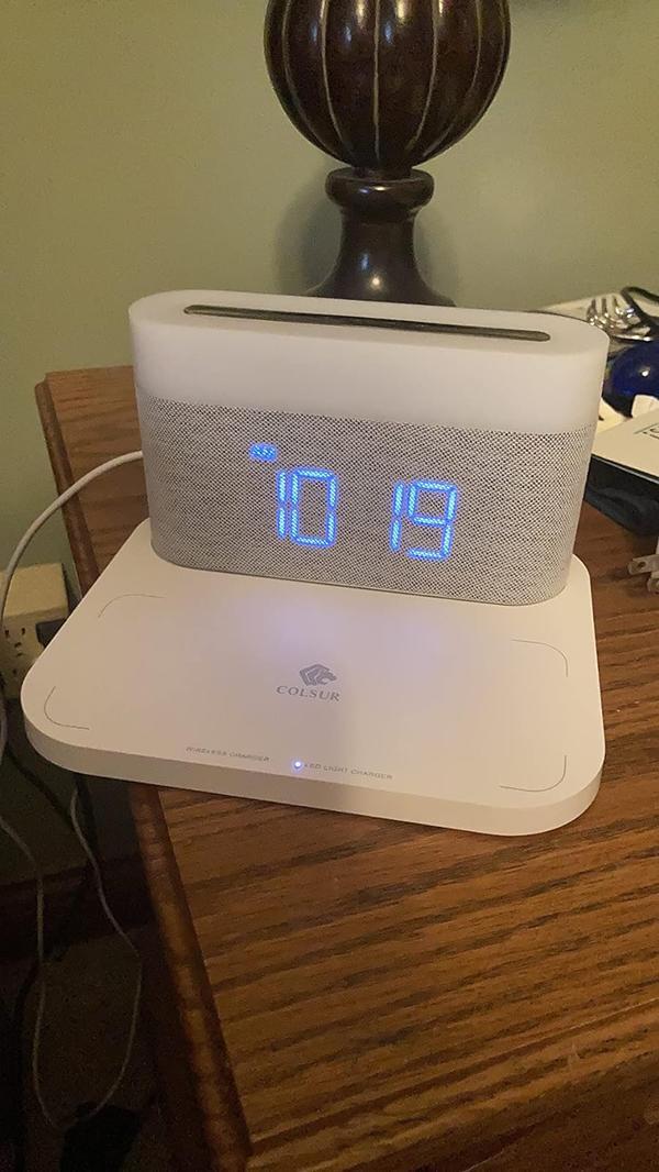 Wireless Charging Digital Alarm Clock With FM Radio photo review